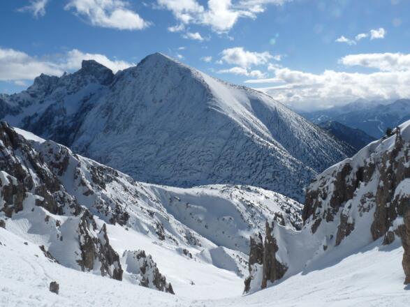 Blick von der Eppzirler Scharte auf den gewaltigen Gr. Solstein.