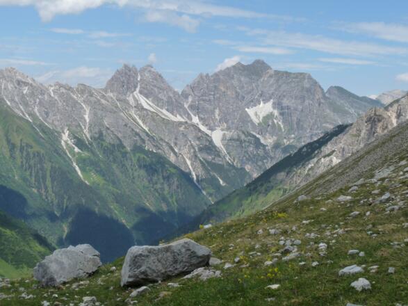 Ilmspitzen und Kalkwand sind im Gschnitztal ebenfalls interessante Berg- und Kletterziele.