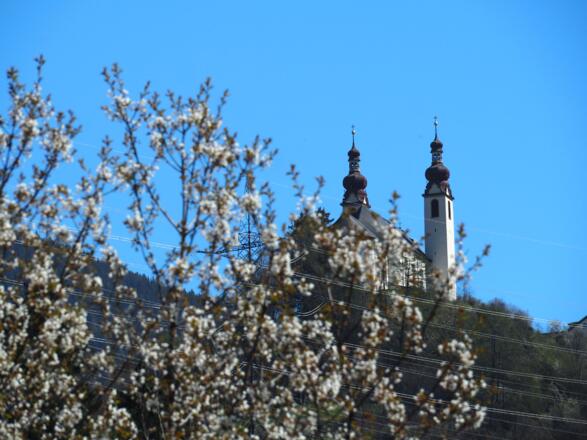 Die St. Barbara Kirche von Fließ