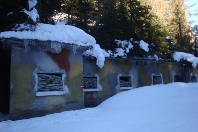 Befestigungsanlagen an der Grenze