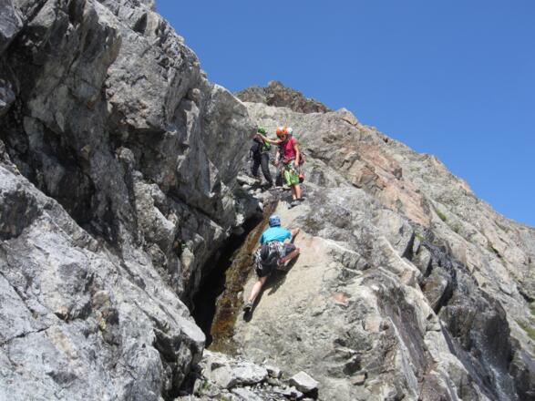 kurze, meist naße Kletterstelle (II) beim Abstieg