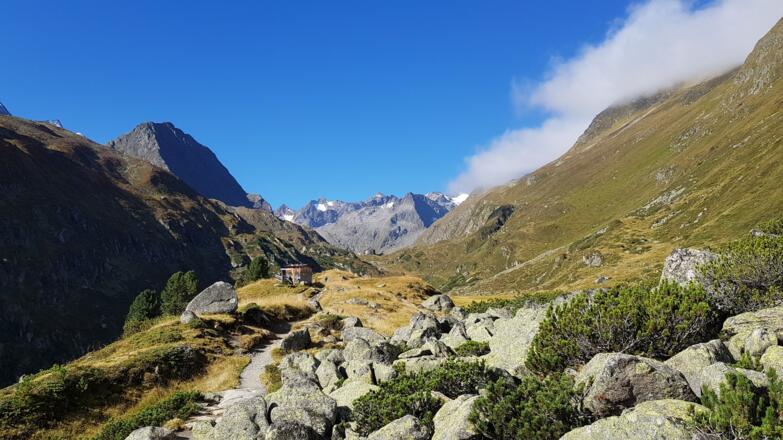 Nach der ersten Steilstufe - Alpeinalm und Franz-Senn Hütte