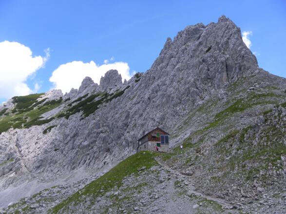 Fritz Pflaum Hütte vor Mitterkaiser