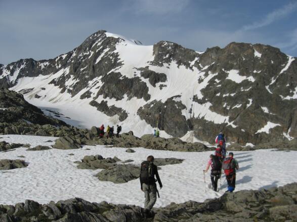 Kurz vor dem Fuß des Grates, im Hintergrund der Wilde Pfaff 3456 m