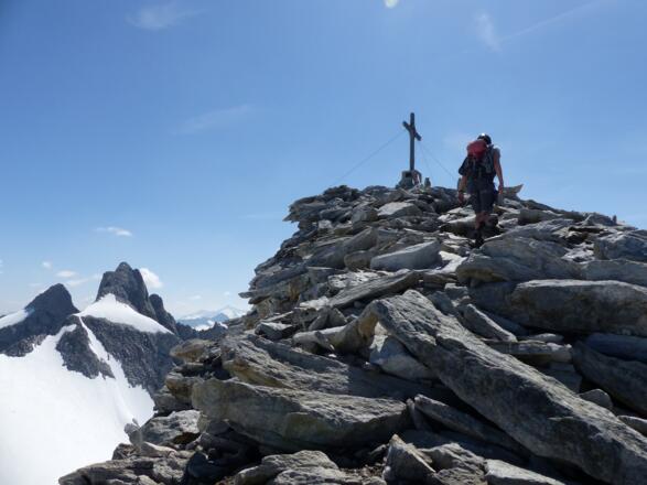 Der Kuchelmooskopf ist erreicht. Links hinten die Reichenspitze.