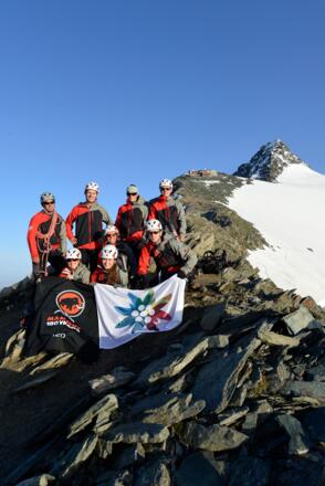 Kurz vor der Adlersruhe scheint der Gipfel erstmals greifbar nahe.