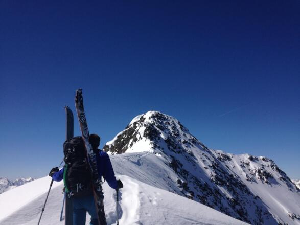 Die letzten Meter zum Gipfel über den Grat