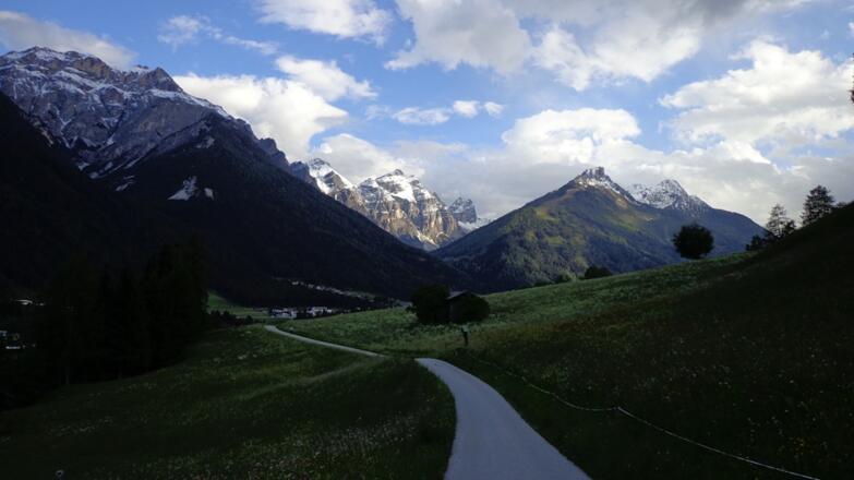 Blick ins Pinnistal und dem Elfer kurz vor der Kampl.