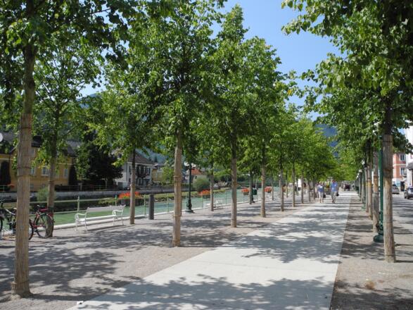 Auf der Esplanade verlassen wir das Zentrum der Stadt.