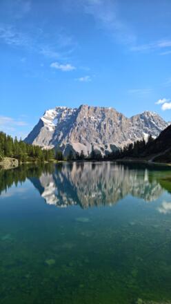 Blick über den Seebensee zum Zugspitzmassiv