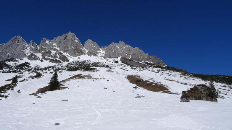 Blick Richtung Mandlwänd in die Vierrinnenscharte