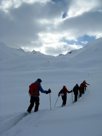 Das Bieltal vor uns ist unsere erste Gehrichtung!