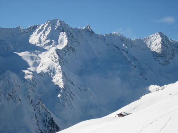 Die Uelasgratspitze 2.038 m und die Knotenspitzen.