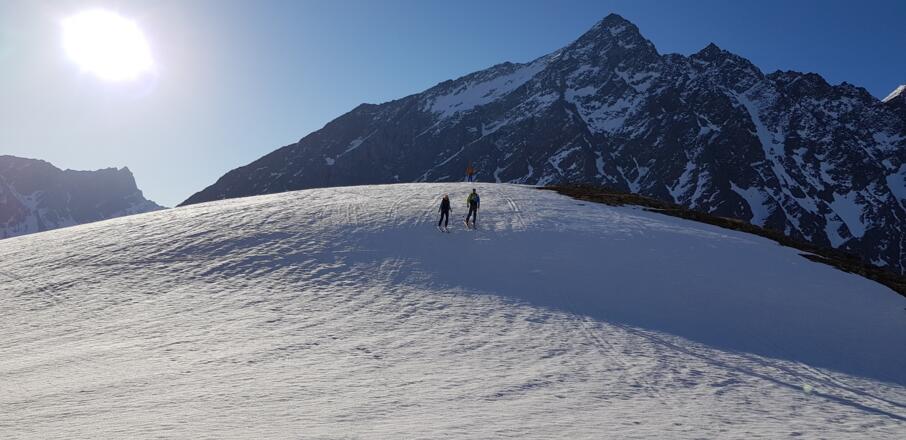 Über kupiertes Gelände zum Winnebachjoch