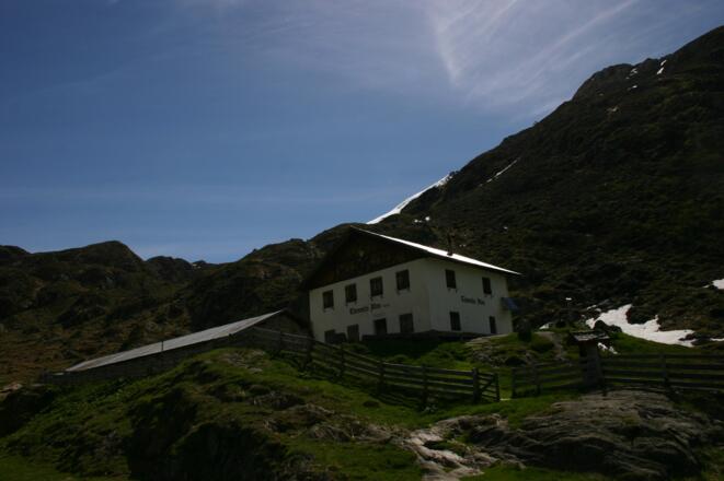 Die am Weg liegende Timmelsalm