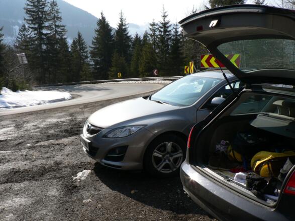 Parkplatz an der Grenze zwischen OÖ und der Steiermark vor der ersten Linkskehre in Fahrtrichtung Liezen
