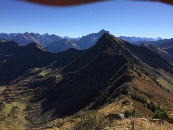 Möglicher Weiterweg zum Grünhorn. Dahinter der Große Widderstein
