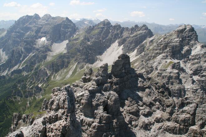 Die Kalkkögel bieten ein unbeschreibliches Gipfelpanorama.