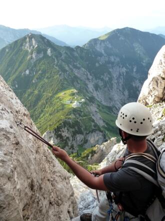 Abstieg mit Blick zum Strips