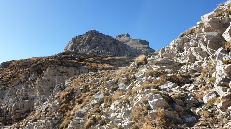 Der Gipfel zeigt sich erstmals aus der Nähe