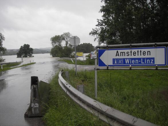 Radeln in der Au ist bei Hochwasser nicht möglich!