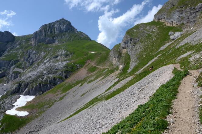 Aufstieg zum Hochiss, links im Hintergrund