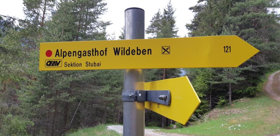 Der gesamte Anstieg ist gut beschildert.
