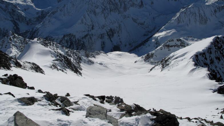 Wunderbare Tiefblicke über das Gletscherfeld oberhalb der Steilstufe.
