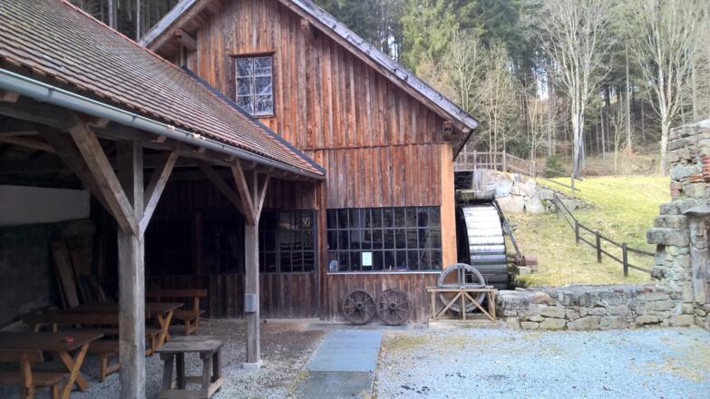 Revitalisierter Schmiedehammer