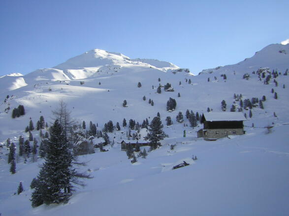 alte Lizumer Hütte und Torspitze