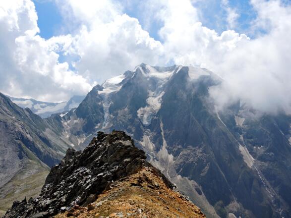 Blick von der Rotbachlspitze zum Hochferner
