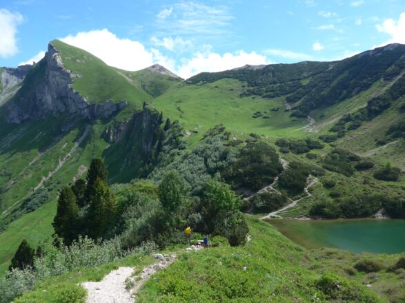 Lache unterhalb Landsberger Hütte mit Schochenspitze