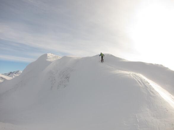 Nur noch ein kurzes Stück direkt am Grat ...