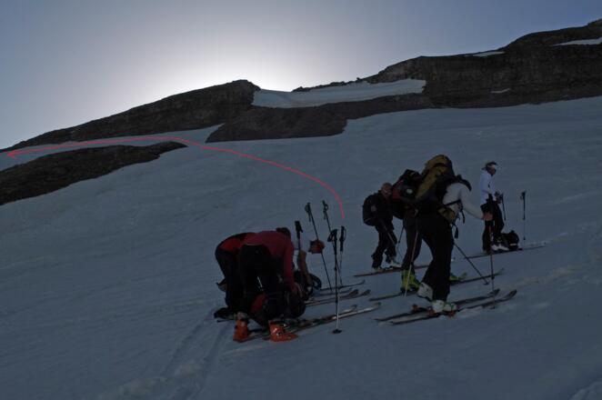 Der Pfeil zeigt an, wo man hinausqueren sollte