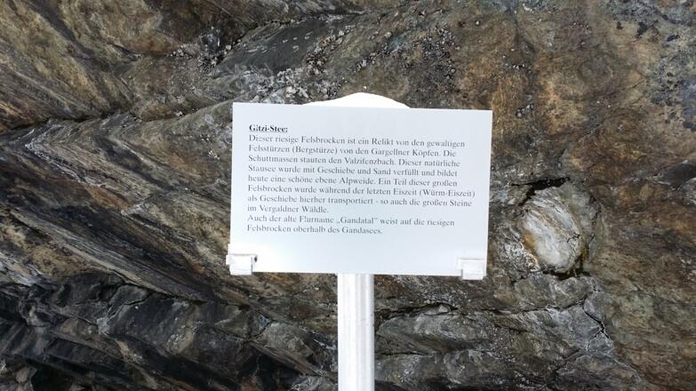 Informationstafel beim Gitzi-Stee