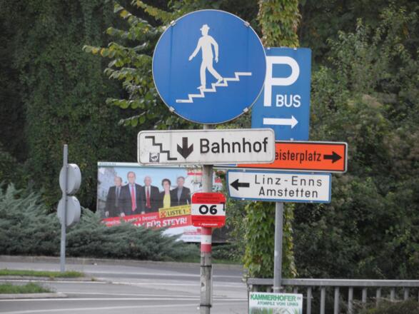 Wegweiser auf der Steyrer-Brücke