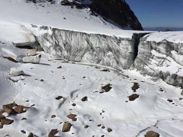 Übergang vom Fels auf den Klostertaler Gletscher in der Rotfluh-Lücke