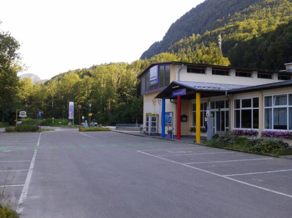 Bei der Katrinseilbahn gibt es einen großen Parkplatz - 4€ Tagesgebühr (Rückvergütung bei Kauf einer Seilbahnkarte)