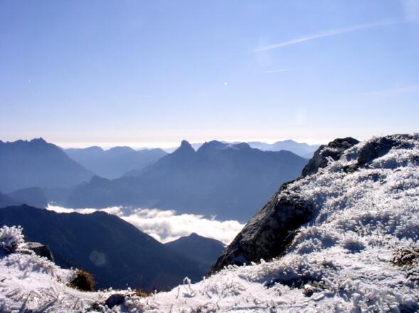 Gipfelblblick von 2197 m zu Sparafeld und Reichenstein