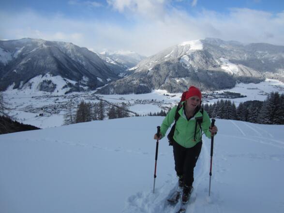auf der anderen Talseite ist das Glemmtal (Skizirkus Saalbach-Hinterglemm)