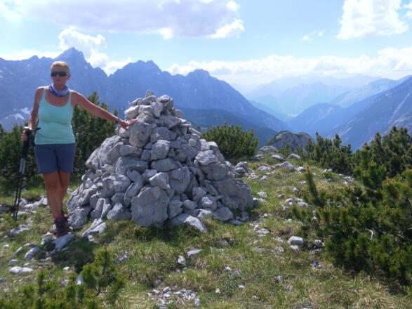 Gipfelsteinmann des Reps vor Hinterautal