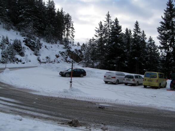 Start am Parkplatz etwas unterhalb der Piller Höhe.