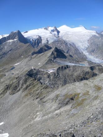 Äußerer und Innerer Knorrkogel, Kristallwand, dahinter die Venediger Eisriesen