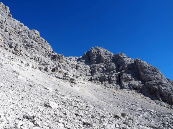 Schuttquerung im Brunnsteinerkar zum Einstieg