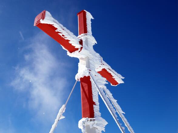 Raureif am Gipfelkreuz 2388m