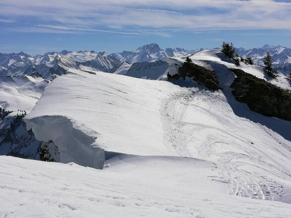 Wechtenbildung im Gipfelbereich