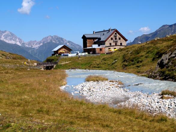 Franz-Senn-Hütte 2147 m