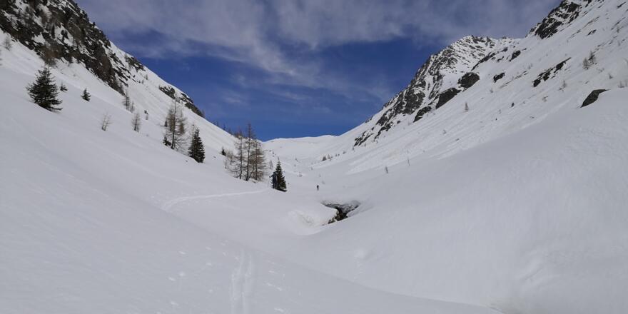 im unteren Drittel des Hochtales