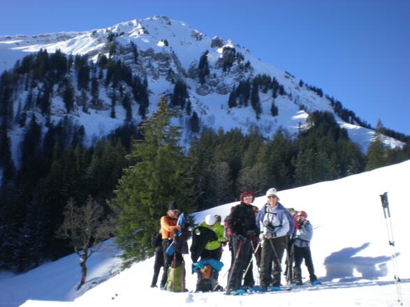 Im Hintergrund die Winterstaude eine beliebte Schitour im Bregenzerwald.