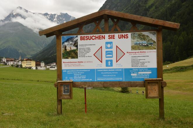 Parkplatz für Rüsselsheimer und Kaunergrathütte im Pitztal vor Plangeroß